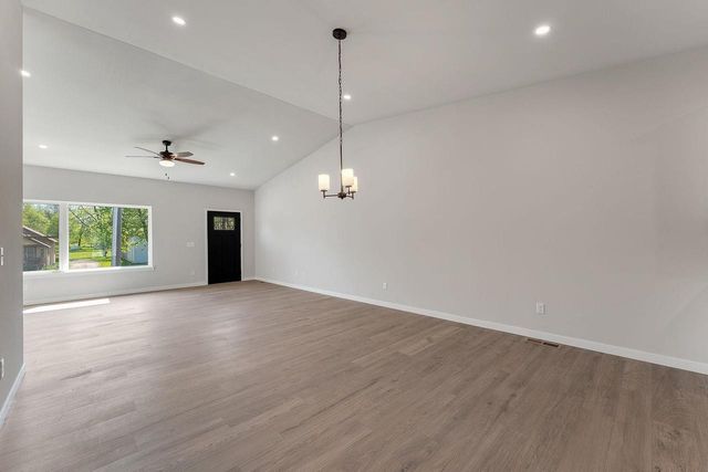 216 S Dewey Avenue, Reedsburg, WI 53959