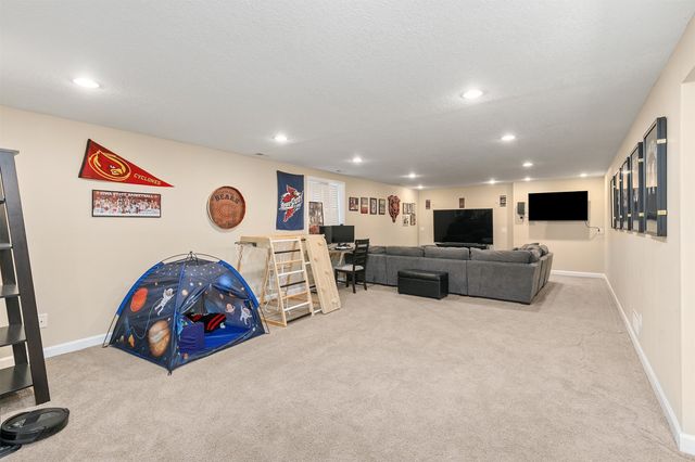 1454 Nine Iron Drive, West Des Moines, IA 50266