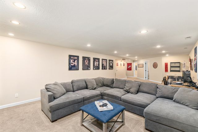 1454 Nine Iron Drive, West Des Moines, IA 50266