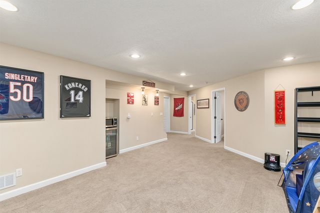 1454 Nine Iron Drive, West Des Moines, IA 50266