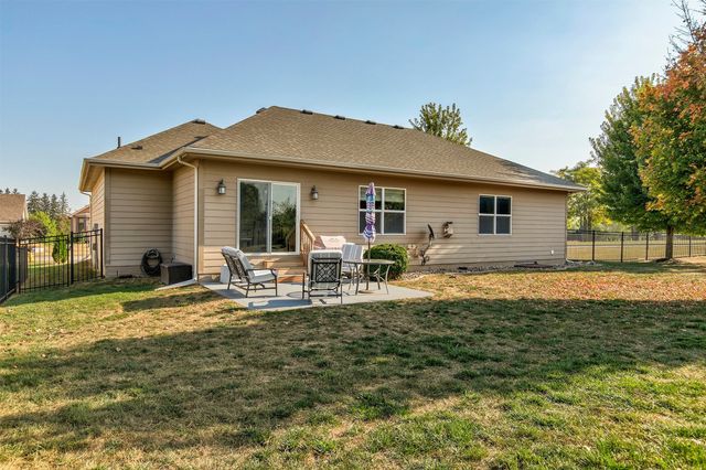 1454 Nine Iron Drive, West Des Moines, IA 50266