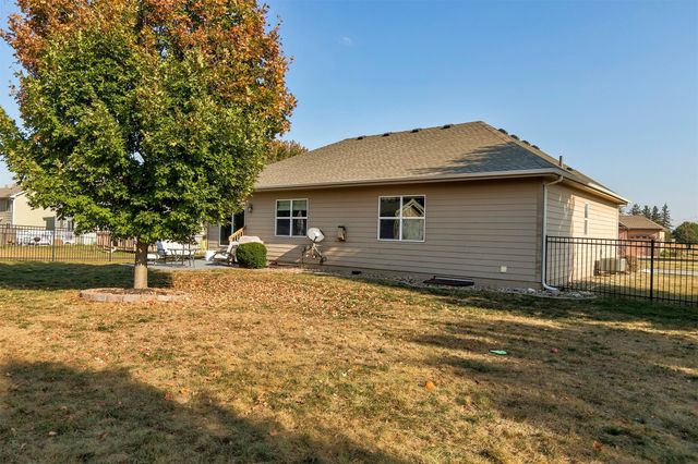 1454 Nine Iron Drive, West Des Moines, IA 50266