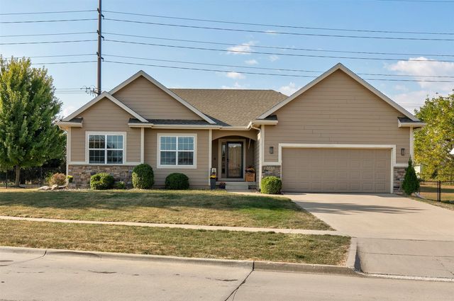 1454 Nine Iron Drive, West Des Moines, IA 50266