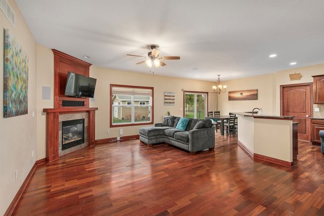 1454 Nine Iron Drive, West Des Moines, IA 50266