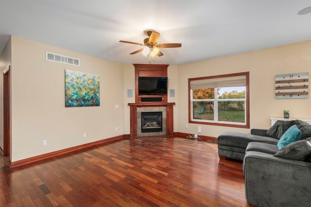 1454 Nine Iron Drive, West Des Moines, IA 50266