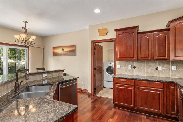 1454 Nine Iron Drive, West Des Moines, IA 50266