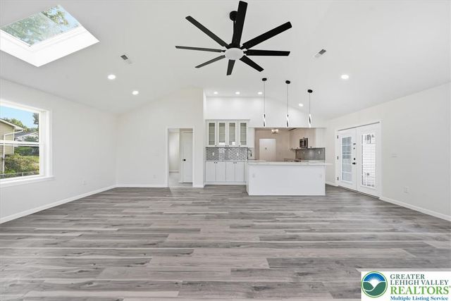 301 South Watson Street, Palmer Twp, PA 18045