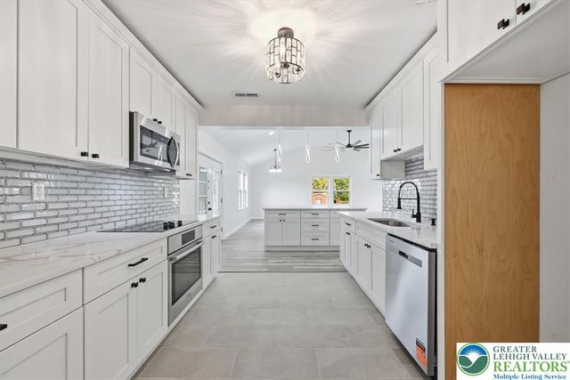 301 South Watson Street, Palmer Twp, PA 18045