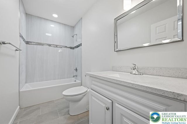 301 South Watson Street, Palmer Twp, PA 18045