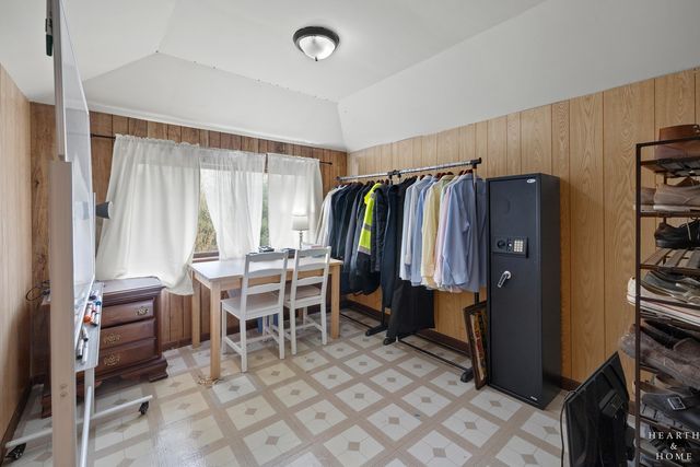 519 Algonquin Road, Fox River Grove, IL 60021