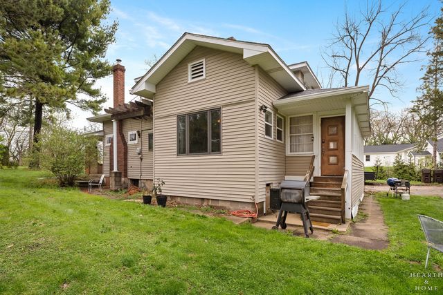 519 Algonquin Road, Fox River Grove, IL 60021