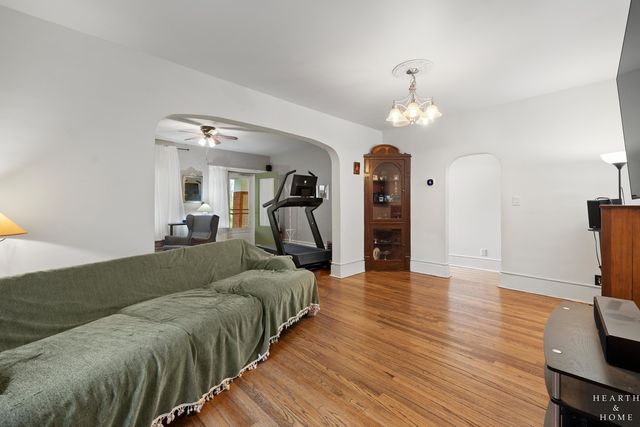 519 Algonquin Road, Fox River Grove, IL 60021