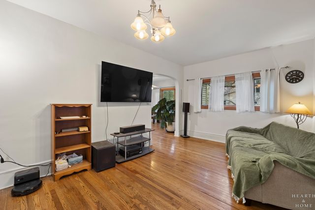 519 Algonquin Road, Fox River Grove, IL 60021