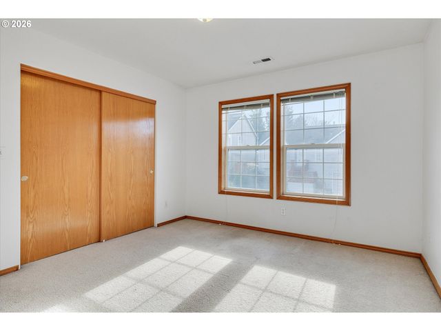 10907 Se HENDERSON Dr, Portland, OR 97266