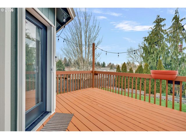 10907 Se HENDERSON Dr, Portland, OR 97266