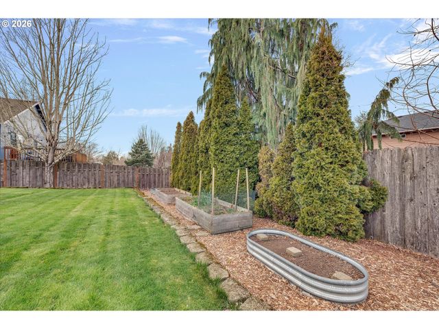 10907 Se HENDERSON Dr, Portland, OR 97266