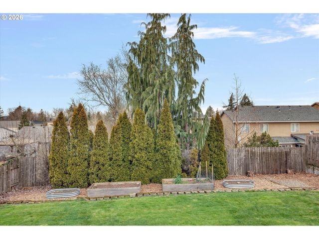 10907 Se HENDERSON Dr, Portland, OR 97266