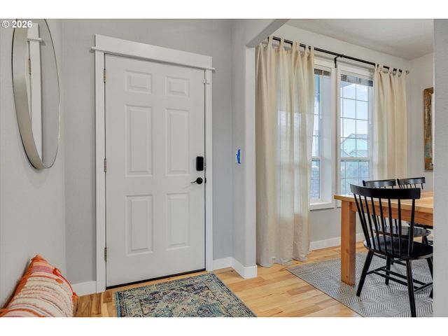 10907 Se HENDERSON Dr, Portland, OR 97266