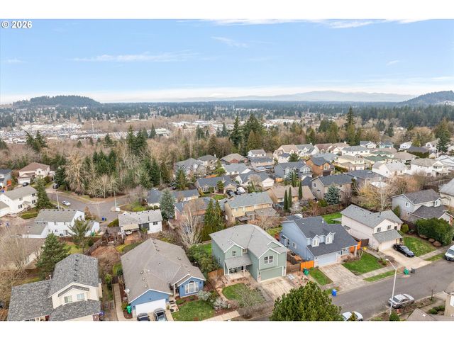 10907 Se HENDERSON Dr, Portland, OR 97266