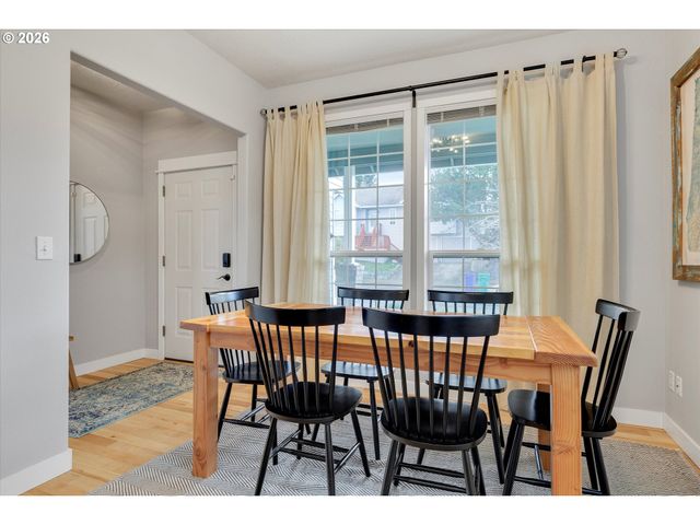 10907 Se HENDERSON Dr, Portland, OR 97266