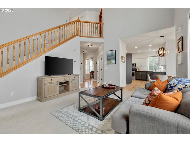 10907 Se HENDERSON Dr, Portland, OR 97266