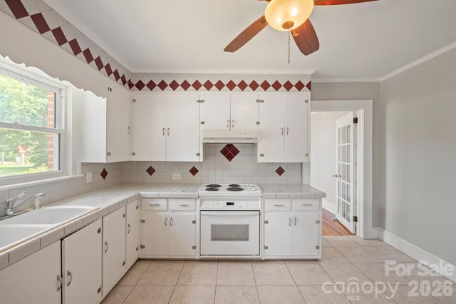 3219 US 70 Highway E, Morganton, NC 28655