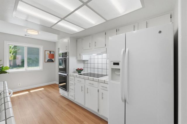 230 Escobar Avenue, Los Gatos, CA 95032