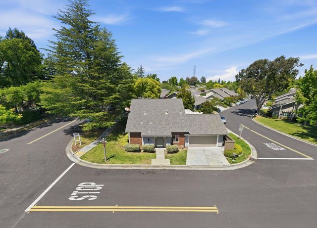 230 Escobar Avenue, Los Gatos, CA 95032