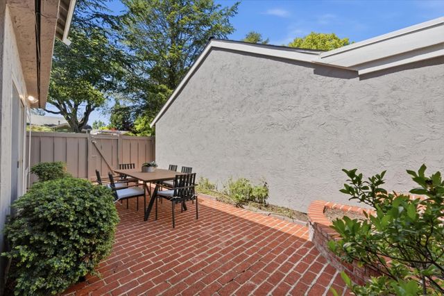 230 Escobar Avenue, Los Gatos, CA 95032