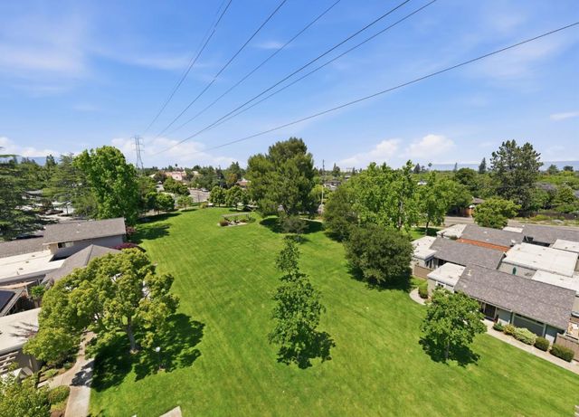 230 Escobar Avenue, Los Gatos, CA 95032