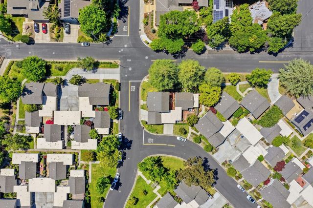 230 Escobar Avenue, Los Gatos, CA 95032