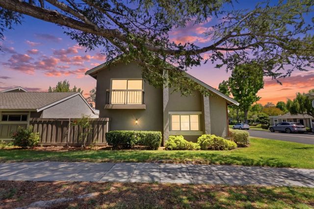 230 Escobar Avenue, Los Gatos, CA 95032