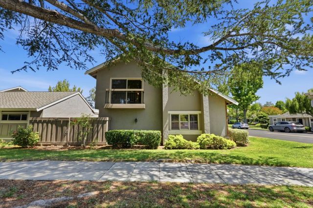 230 Escobar Avenue, Los Gatos, CA 95032