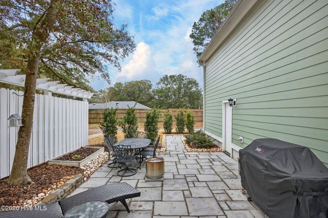 307 Fire Fly Lane, Southport, NC 28461