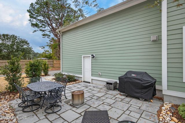 307 Fire Fly Lane, Southport, NC 28461