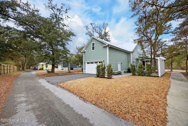 307 Fire Fly Lane, Southport, NC 28461