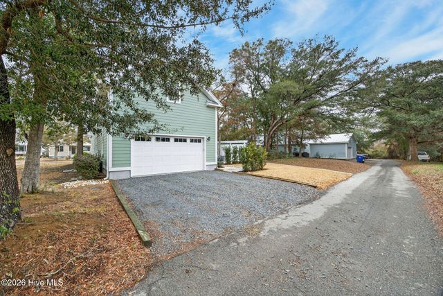 307 Fire Fly Lane, Southport, NC 28461