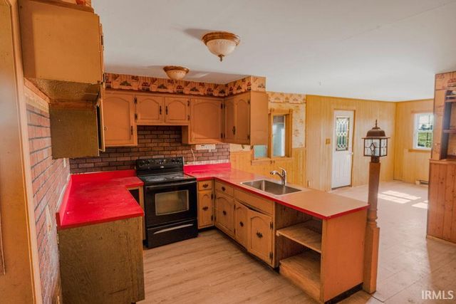 3309 N 700 E Road, Elwood, IN 46036