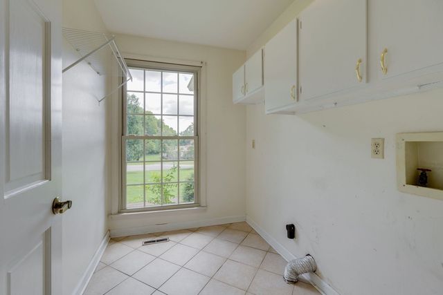 2314 East Hill Dr, Madison, TN 37115