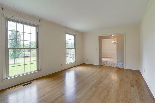2314 East Hill Dr, Madison, TN 37115