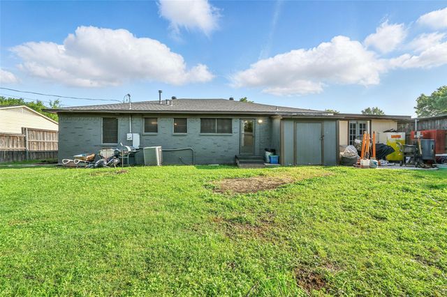 210 Emporia Lane, Duncanville, TX 75116