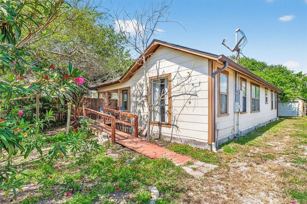 320-324 Trojan St, Port Aransas, TX 78373 — photo 3
