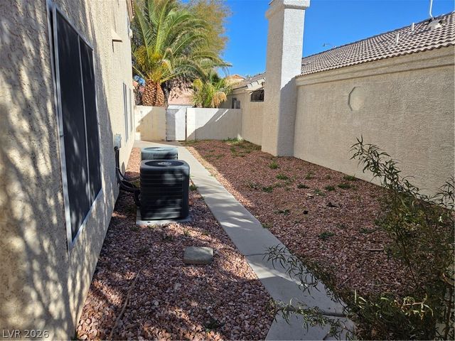 2069 Club Crest Way, Henderson, NV 89014