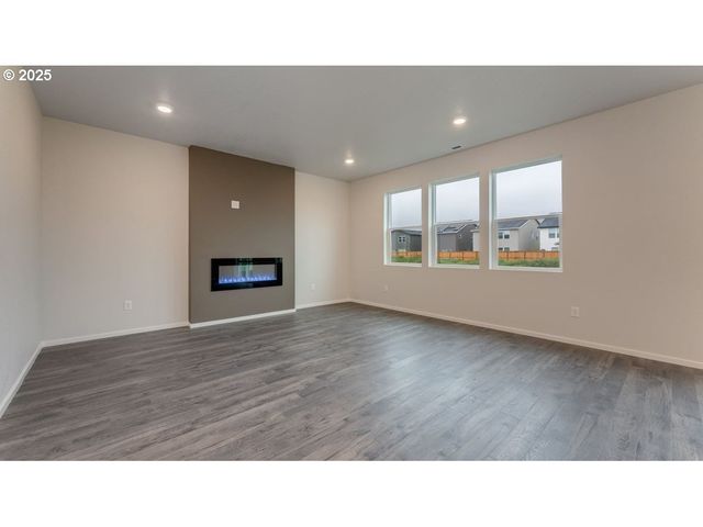 4941 Elvis Ave Ne, Salem, OR 97301