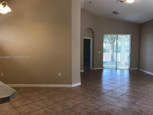 3748 NE 9th Ct, Homestead, FL 33033