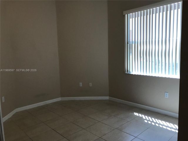 3748 NE 9th Ct, Homestead, FL 33033