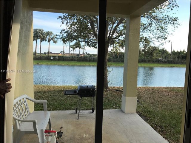 3748 NE 9th Ct, Homestead, FL 33033