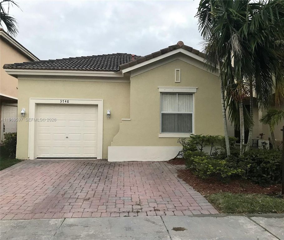 3748 NE 9th Ct, Homestead, FL 33033