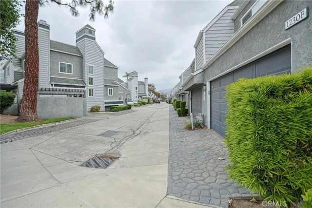 1230 S Barranca Avenue F, Glendora, CA 91740