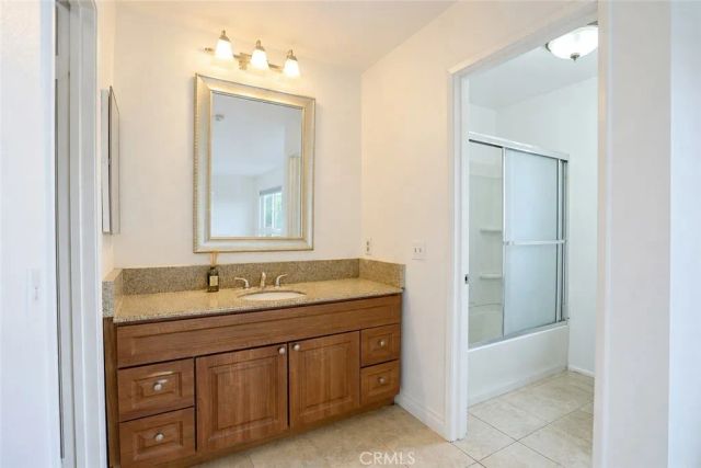 1230 S Barranca Avenue F, Glendora, CA 91740